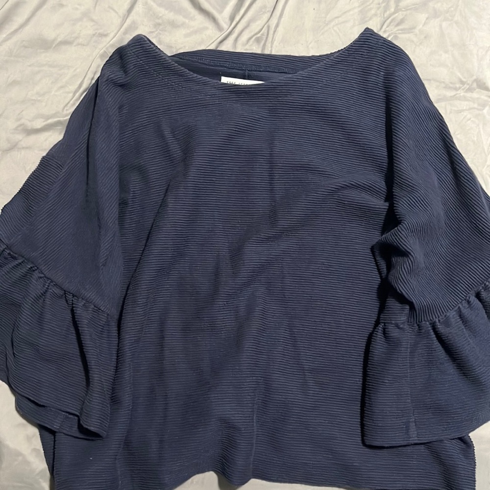Crop top with flutter sleeves